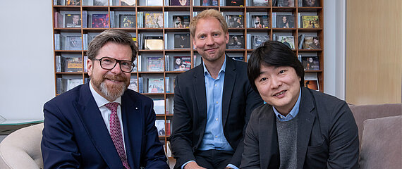 Kazuki Yamada contract signing © DSO / Gary Manhine