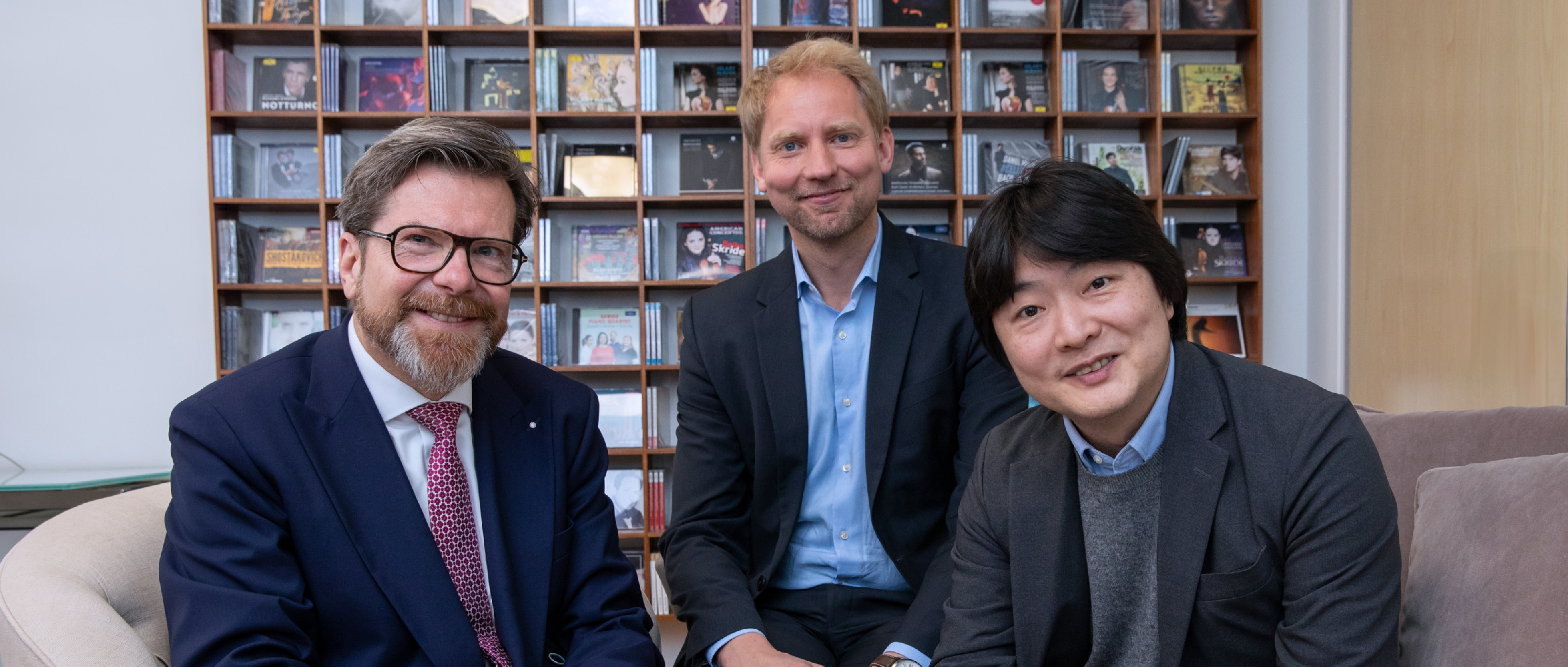 Kazuki Yamada contract signing © DSO / Gary Manhine